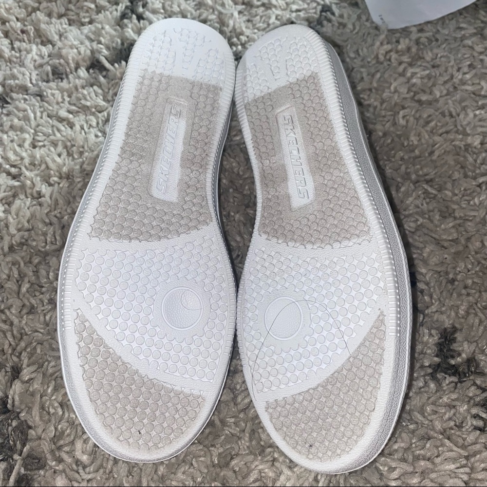 Sneakers - Picture 4 of 4
